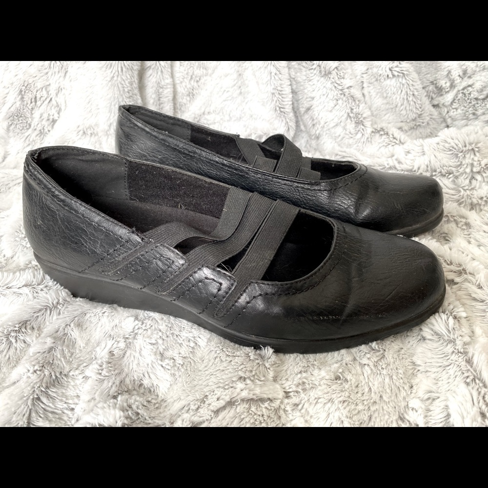 Easy Street Black Womens Flats